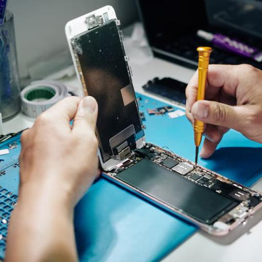 Imagem ilustrativa do curso de Manutenção de Celulares